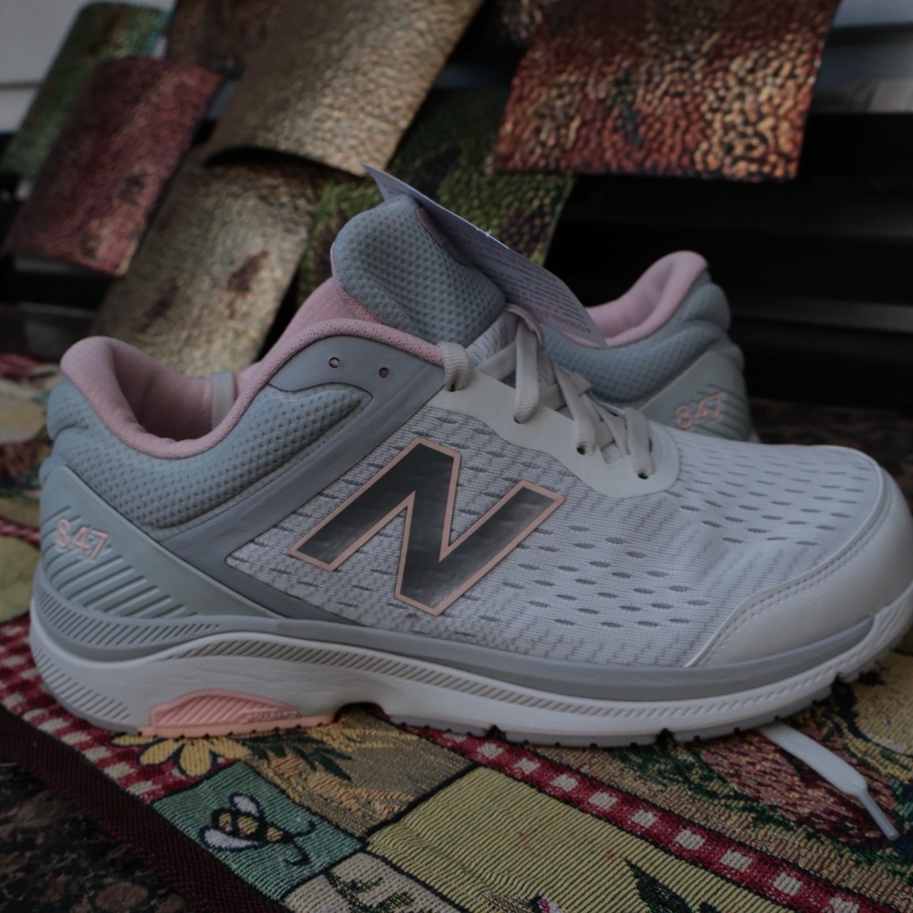 New Balance 847v4 Walking Shoes,, Lt Gray/Pink, Womens Size 13 Wide NWT 4E